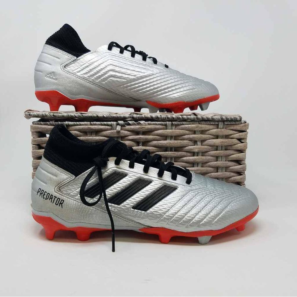 EUC Adidas Mens Football Soccer Shoes Cleats 9 E1D